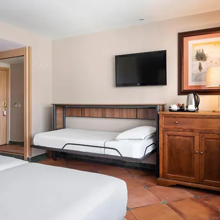 Melia Sol Y Nieve 4*