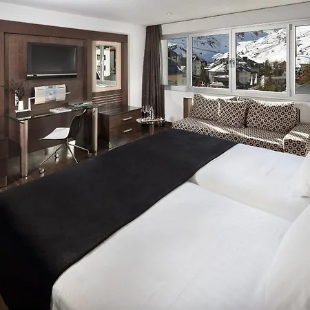 Melia Sol Y Nieve 4*